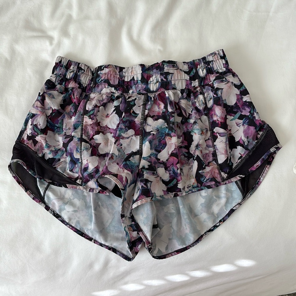 Lululemon Hotty Hot Short